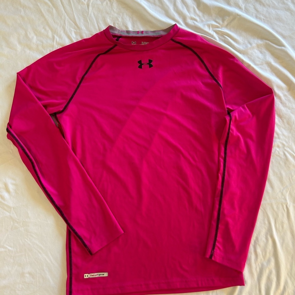 Under Armour Fuchsia Long Sleeve Top youth XL 0119